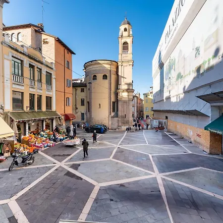 Apartman Guesthost - Piazza San Bartolomeo Bright&comfy X4 *